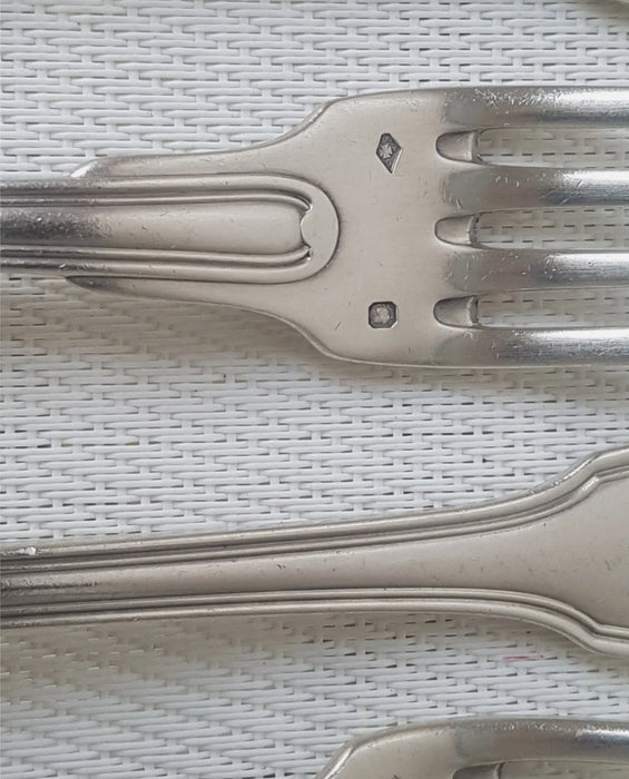 Ménagère 24 pièces en ARGENT. Couverts de table - Poinçons Minerve 1 + S.F.O