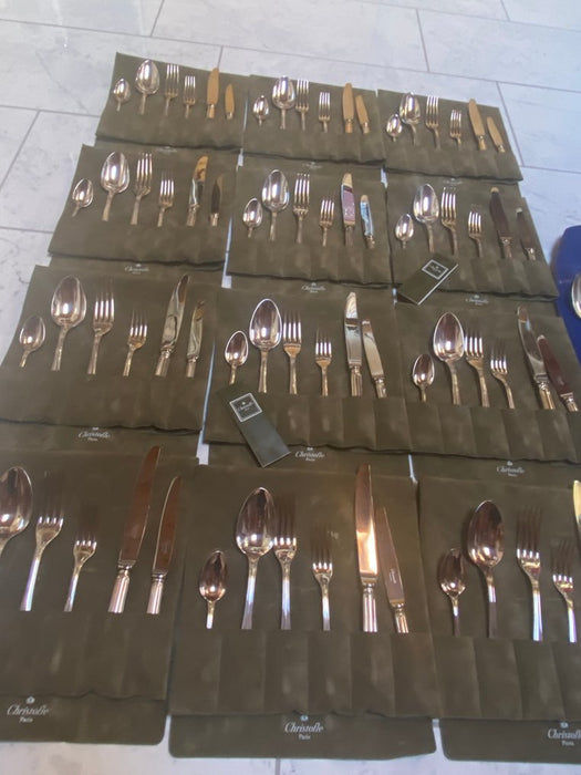 Service de couverts Christofle Spatours 87 pièces argentées