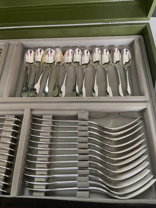 Ménagère Christofle pour 12 personnes