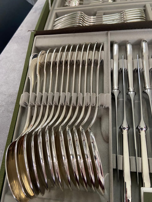 Ménagère Christofle pour 12 personnes