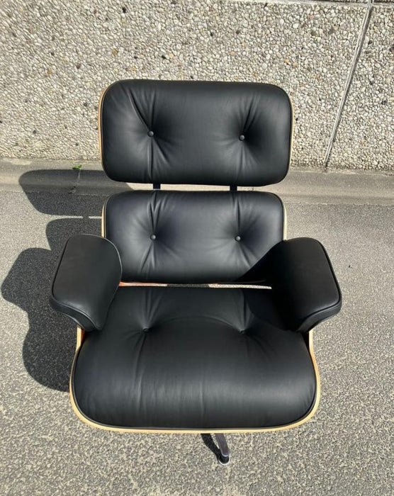 Fauteuil Herman Miller Eames Lounge avec repose-pieds