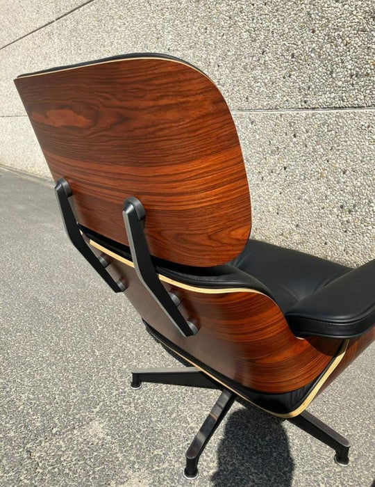 Fauteuil Herman Miller Eames Lounge avec repose-pieds