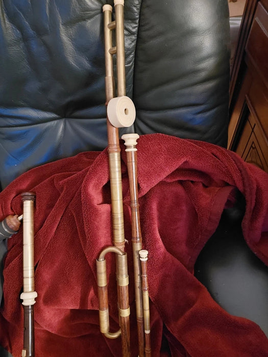 Demi-jeu de Uilleann Pipes en Ré (D) – Alan Ginsberg – Fabriqué au Pays de Galles (1997)