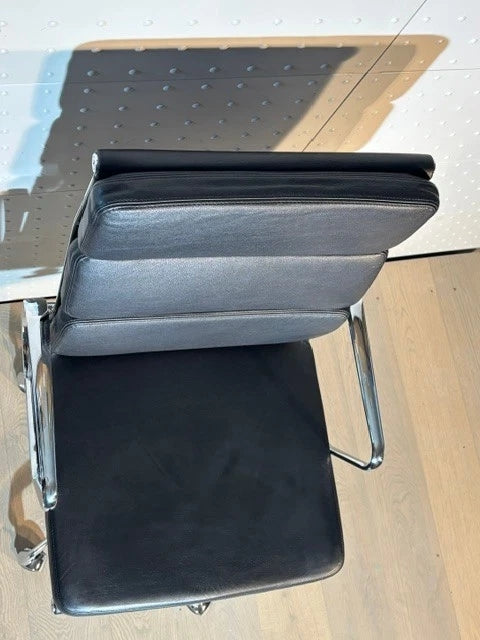 Vitra EA 219 Soft Pad – Fauteuil de Bureau Design en Cuir Noir | Charles & Ray Eames