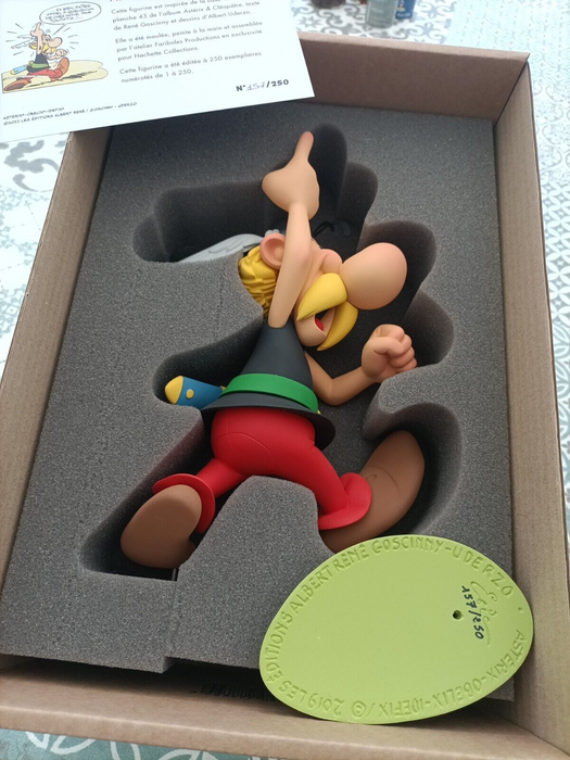 Figurine Astérix "Par Toutatis" Fariboles Productions