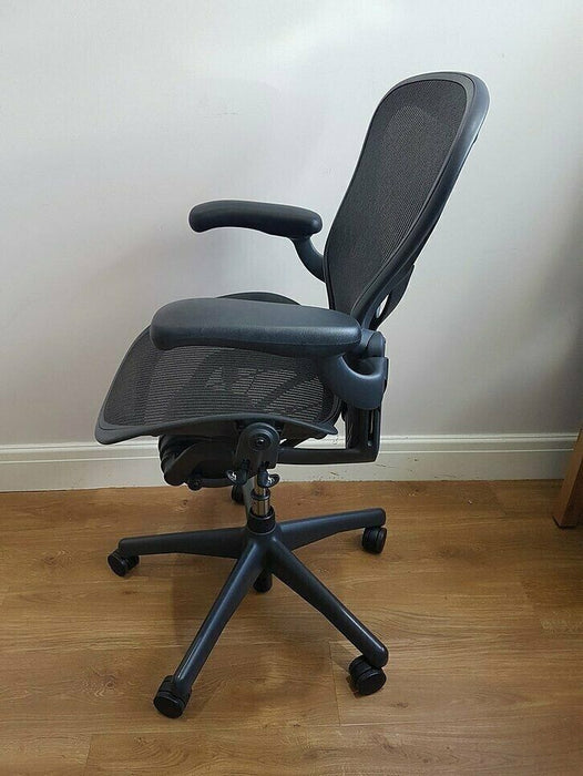 Chaise de bureau ergonomique Herman Miller Aeron Noir