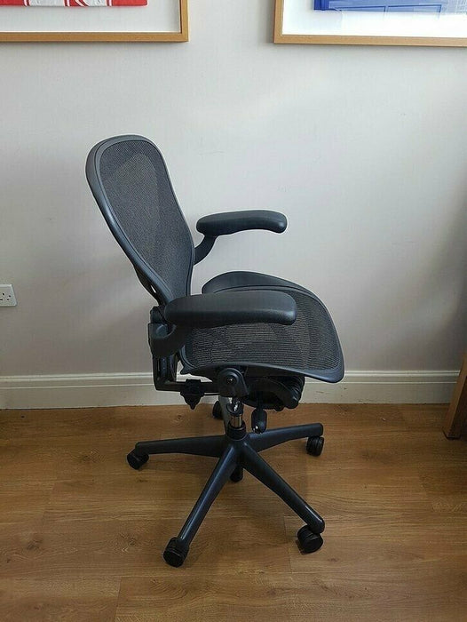 Chaise de bureau ergonomique Herman Miller Aeron Noir
