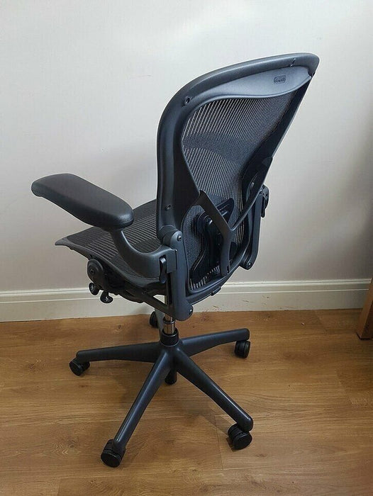 Chaise de bureau ergonomique Herman Miller Aeron Noir