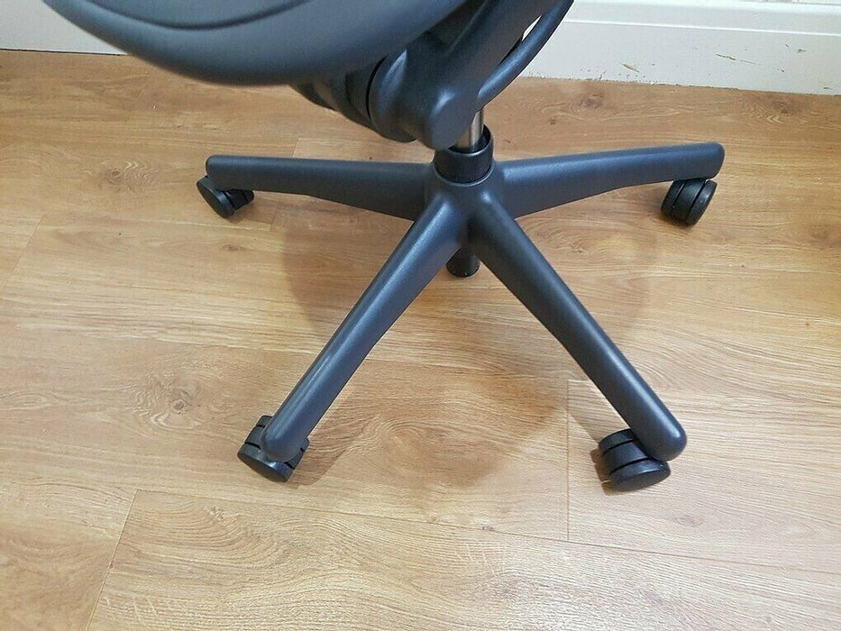 Chaise de bureau ergonomique Herman Miller Aeron Noir